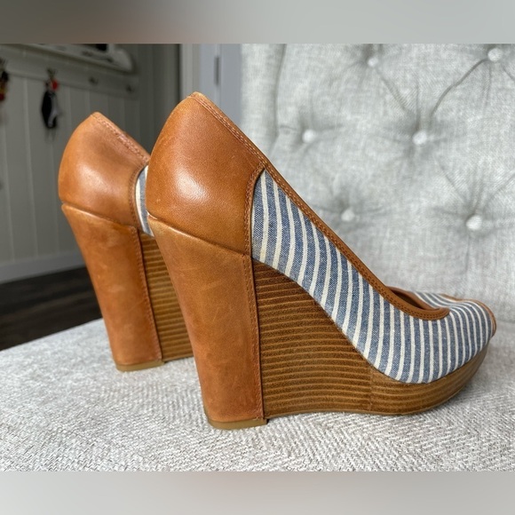 Splendid Striped Blue Wedge Sandals Womens Size 8 Leather Nautical - Picture 3 of 4